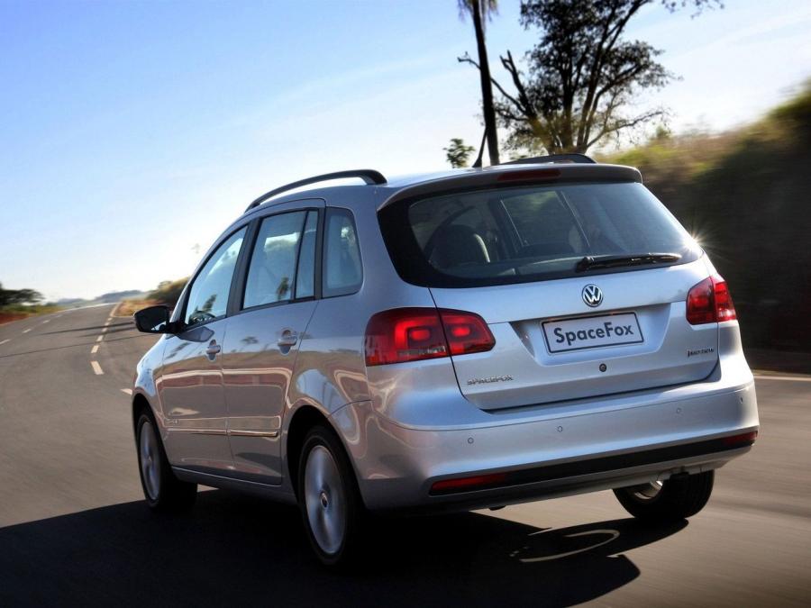  Volkswagen SpaceFox 2010 года  (фото 4 из 6)